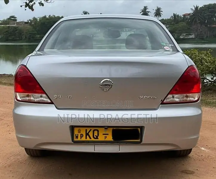 Nissan Sunny N17 2011
