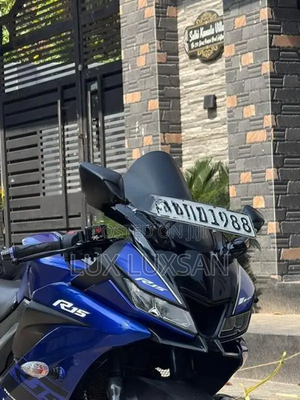 Yamaha R15 2018