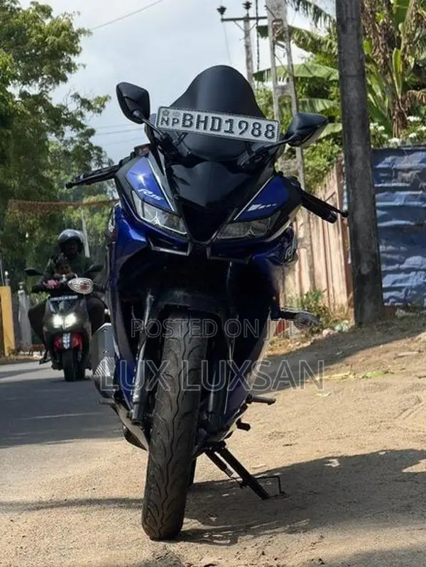 Yamaha R15 2018