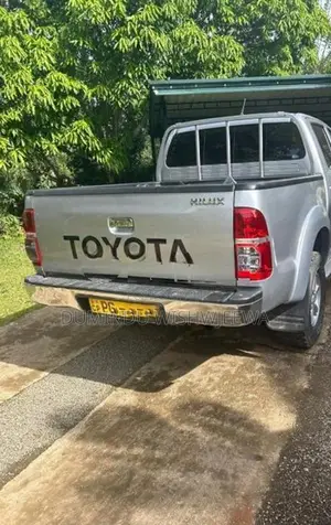 Toyota Hilux Double Cab 2014
