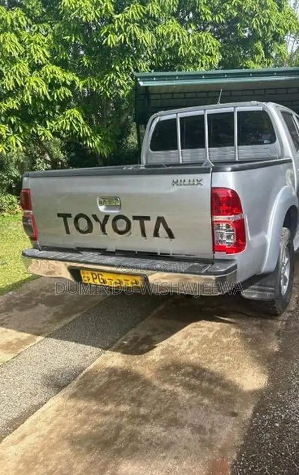 Toyota Hilux Double Cab 2014