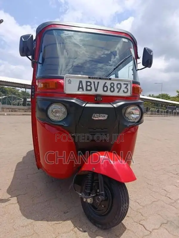 Bajaj RE 2025