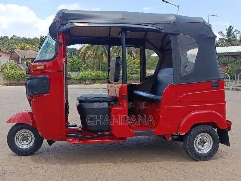 Bajaj RE 2025