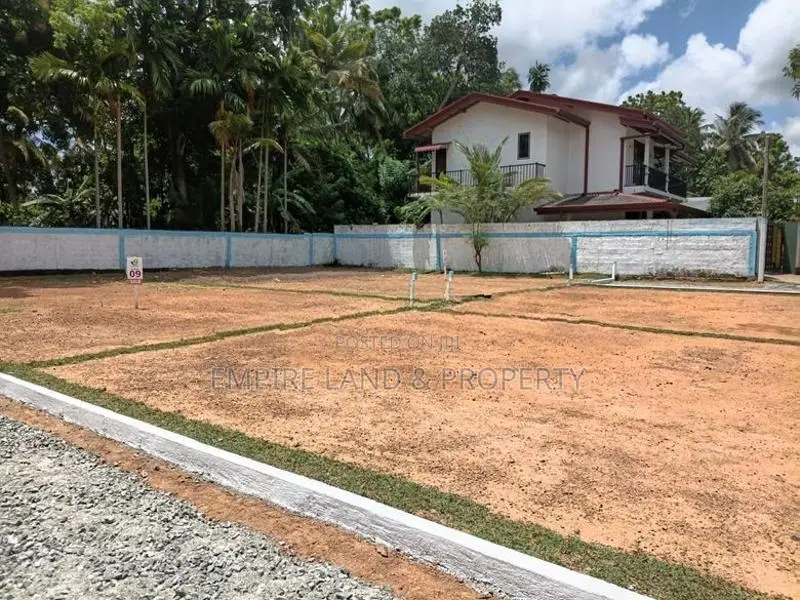 Ekala Ja Ela Valuable Land for Sale Walking Distance to Minuwangoda Ro
