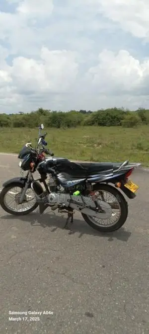Bajaj CT100 2018