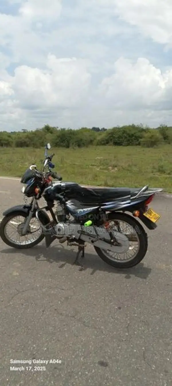 Bajaj CT100 2018