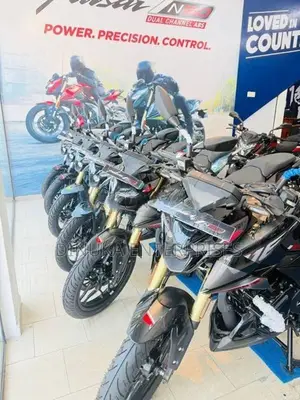 Bajaj Pulsar N160 premium 2026