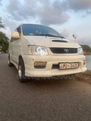Toyota Noah 2006