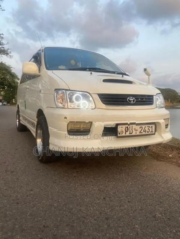 Toyota Noah 2006