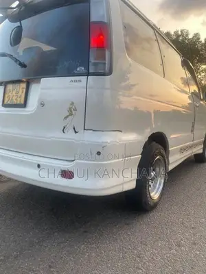 Toyota Noah 2006