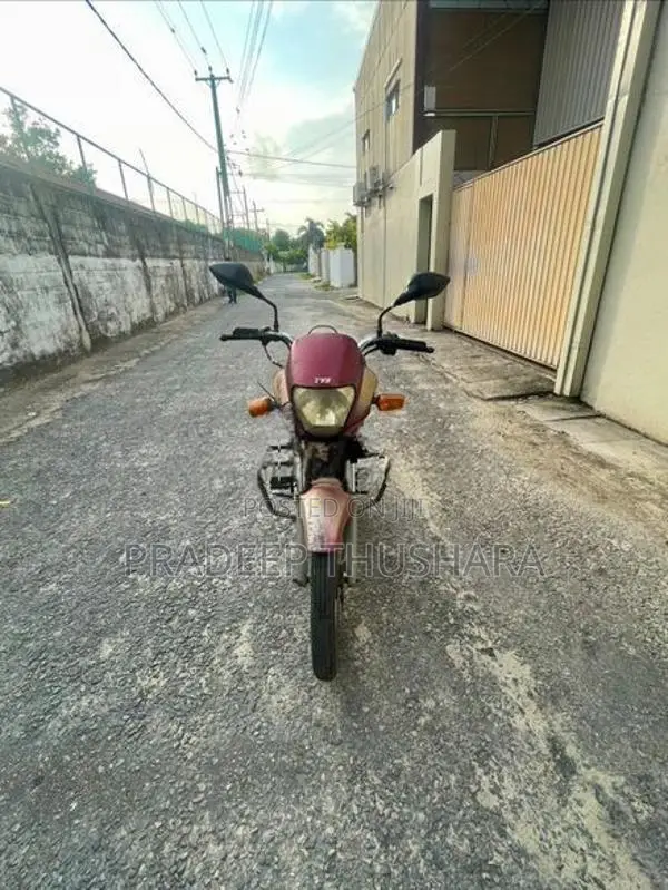 TVS Centra 2005