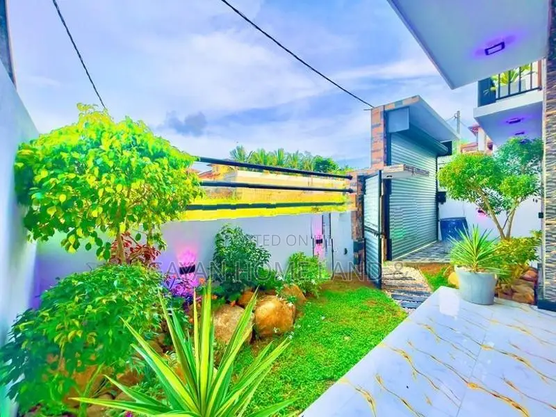 New Luxurious Three-storey House For Sale In Kahathuduwa Koralima