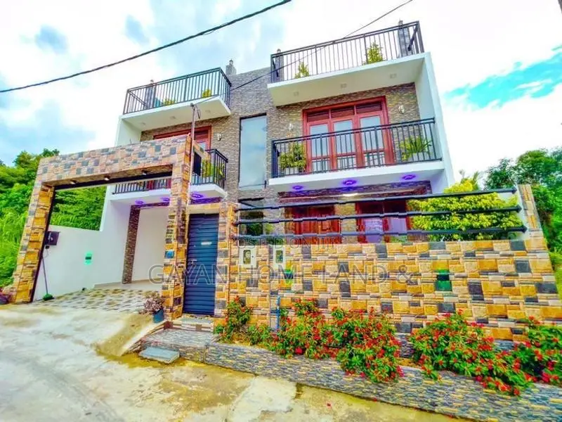 New Luxurious Three-storey House For Sale In Kahathuduwa Koralima