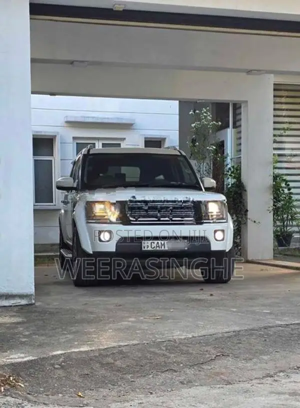 Land Rover Discovery 4 TDV6 S 2015
