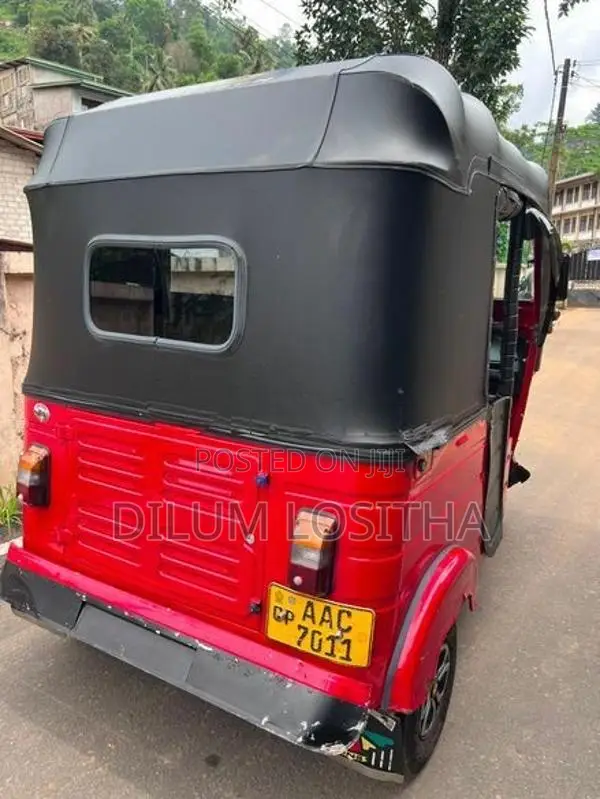 Bajaj RE 2012