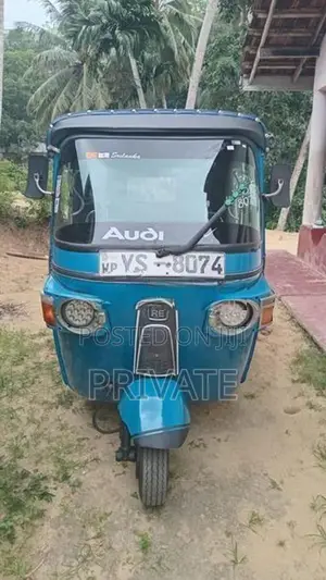 Bajaj RE 2012