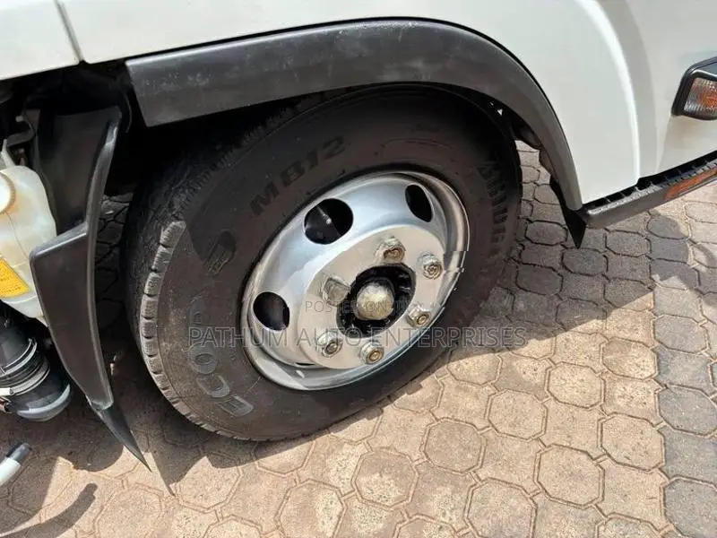 Isuzu 350 2017