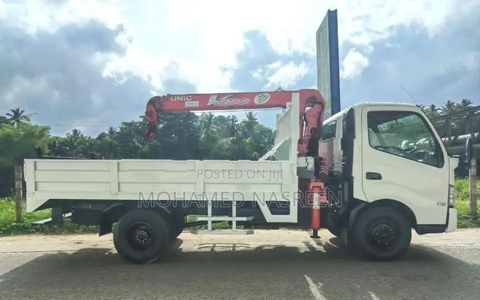 Toyota Hino Boom Truck 2016