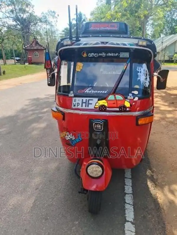 Bajaj RE 2002
