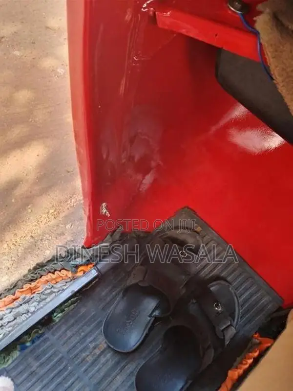 Bajaj RE 2002
