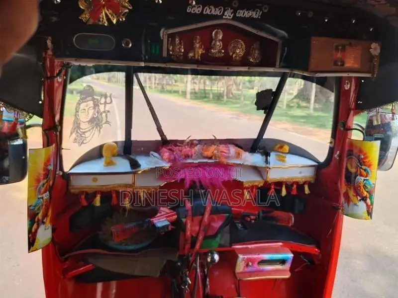 Bajaj RE 2002