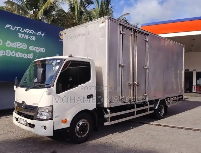 Toyota Hino 2019