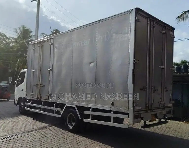 Toyota Hino 2019