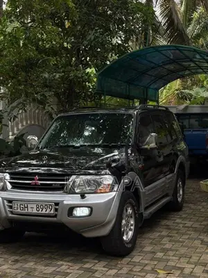 Mitsubishi Montero 2001