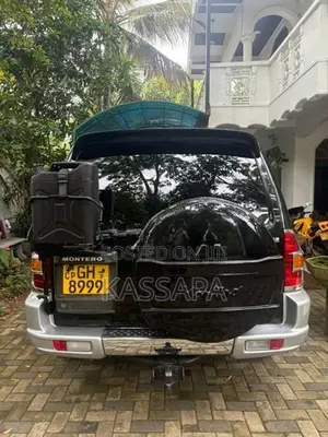 Mitsubishi Montero 2001