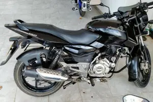Bajaj Pulsar 150 2015