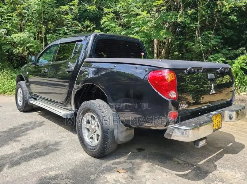 Mitsubishi L200 2011