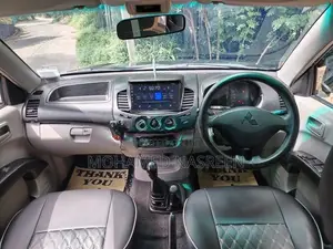 Mitsubishi L200 2011