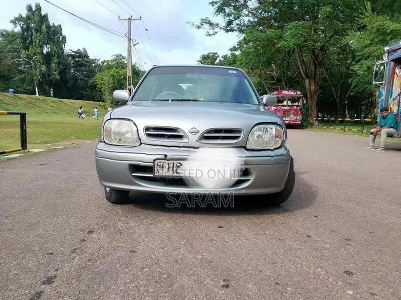 Nissan March 2002