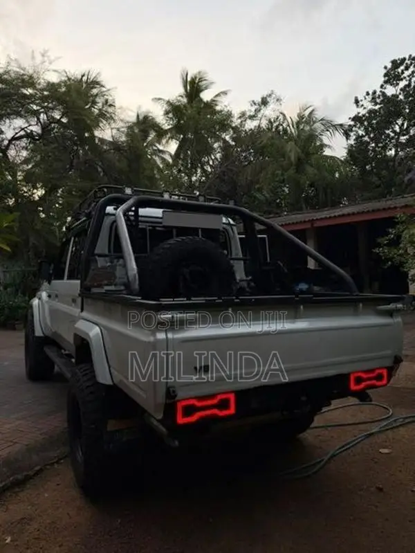 Toyota Land Cruiser 79 Gxl 2020