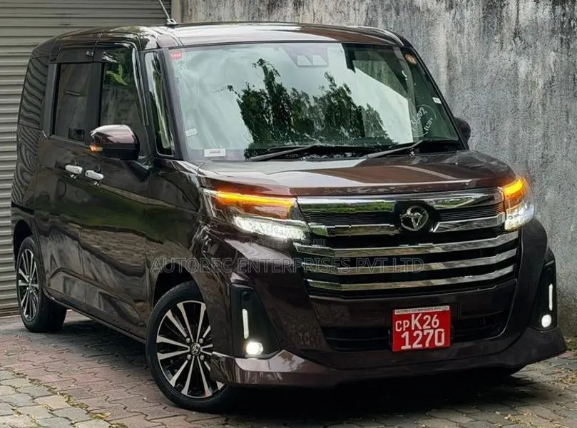 Toyota Roomy Custom GT 2024