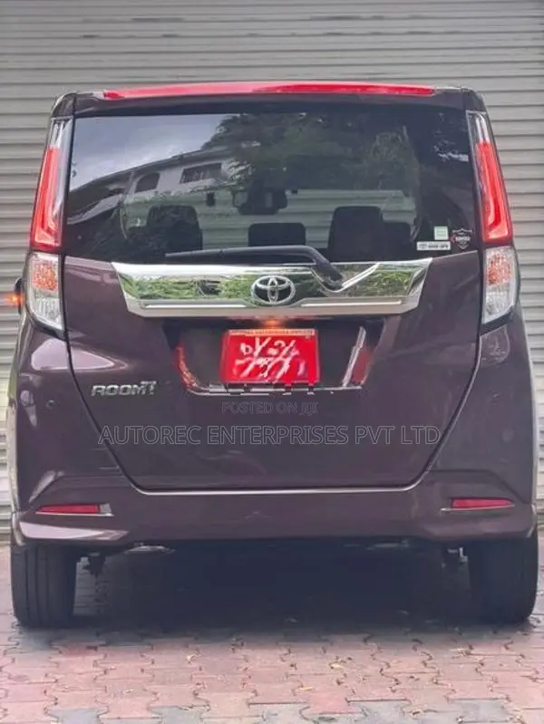 Toyota Roomy Custom GT 2024