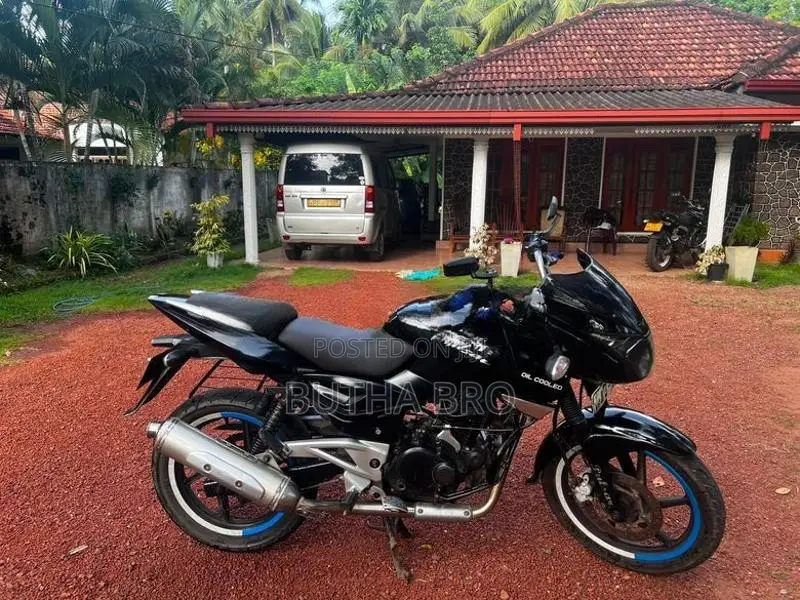 Bajaj Pulsar 200 2009