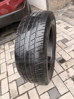 225/60/17 Tyre