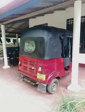 Bajaj RE 2010