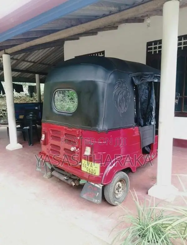 Bajaj RE 2010