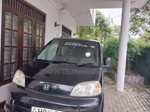Honda Life 2001