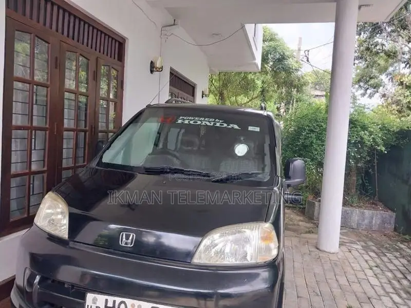 Honda Life 2001