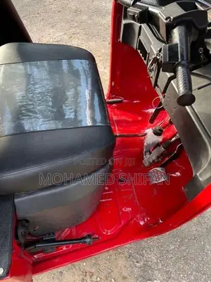 Bajaj RE 2015