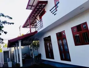 5-Bedroom House with Shop – Piliyandala