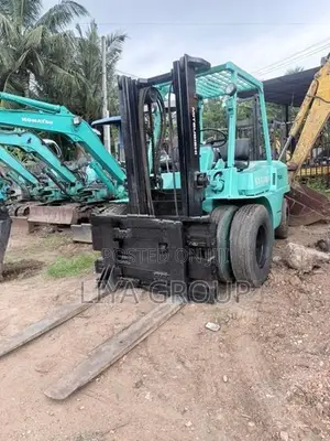 Mitsubishi FD40 Forklift