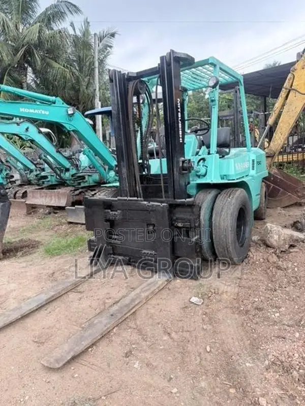 Mitsubishi FD40 Forklift