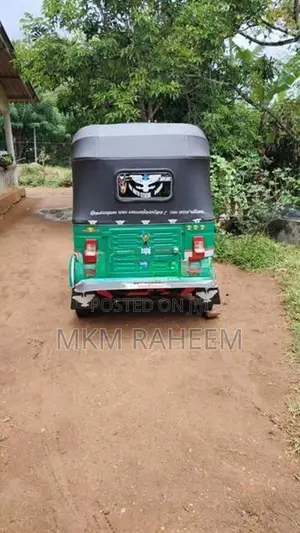 Bajaj RE 2010