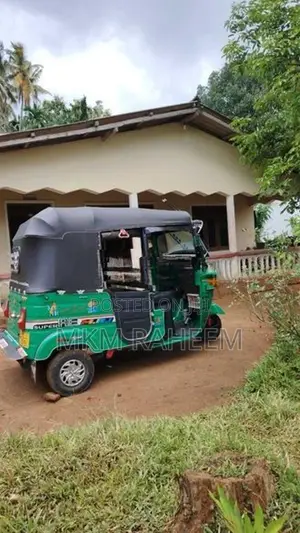 Bajaj RE 2010