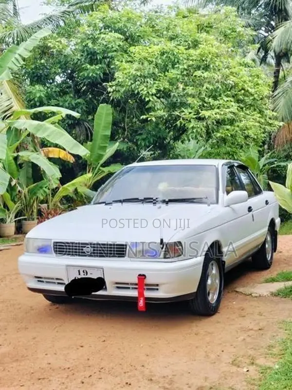Nissan Sunny 1993