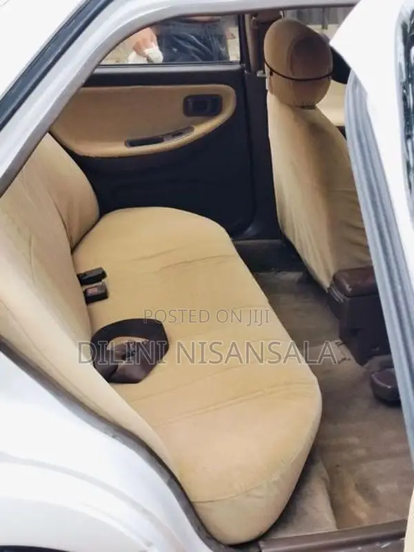 Nissan Sunny 1993